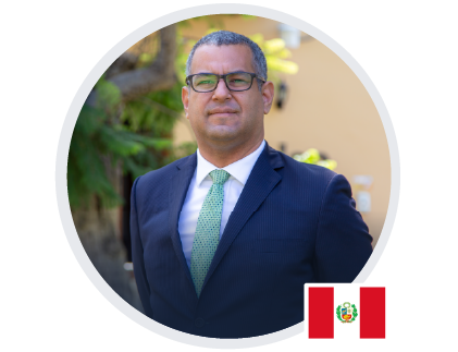 Dr. Ernesto Calderón Burneo